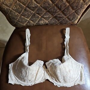 Vintage Victoria's Secret Lightly Lined T-Shirt Underwire Floral Lace Bra Padded